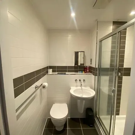 Lovely 2-Bedroom Apartment In Edgbaston Hemisphere *
